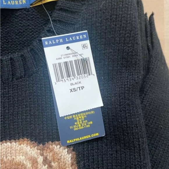 Sweater - Picture 4 of 4